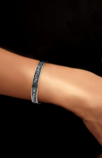 Arabic Gold Cuff Bracelet - Image 4